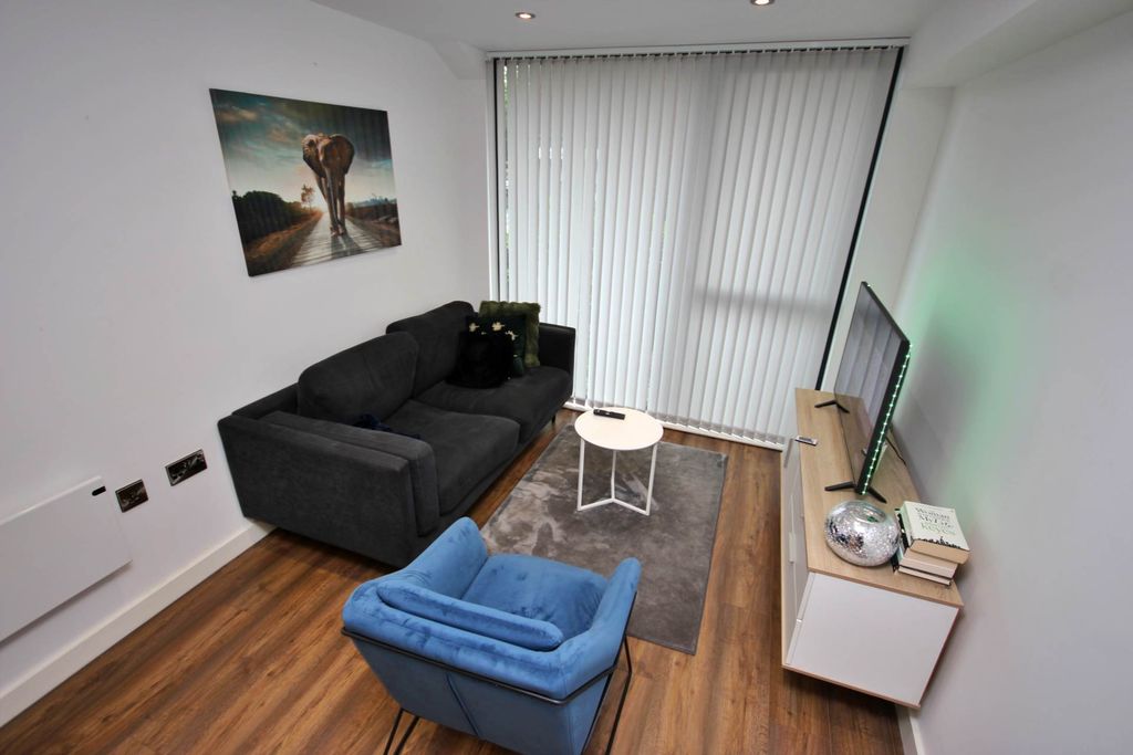 Property photo 2 of 9