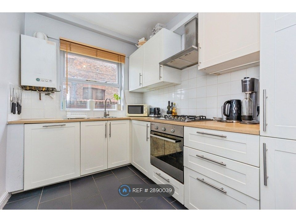 Property photo 3 of 16 Kitchen