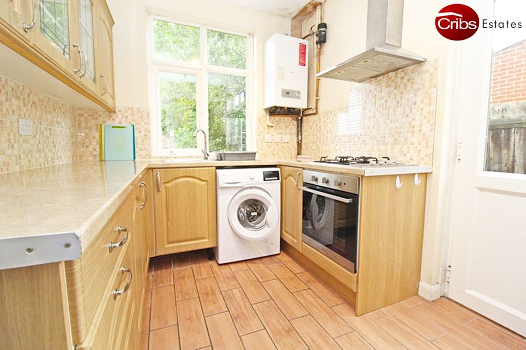 Property photo 3 of 9 Gallery