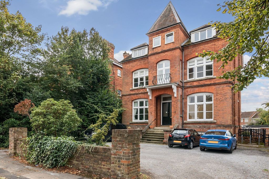 Property photo 1 of 8