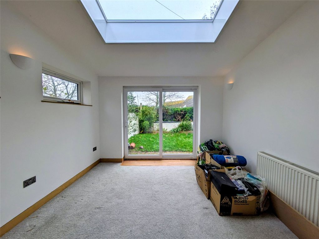 Property photo 2 of 19 Picture No. 24