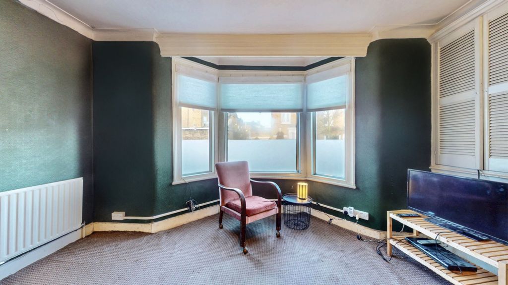 Property photo 3 of 33 Picture No. 32