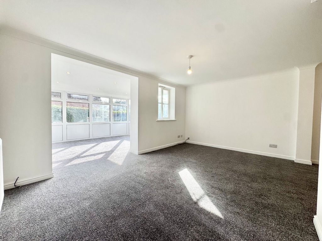 Property photo 3 of 15 Picture 3