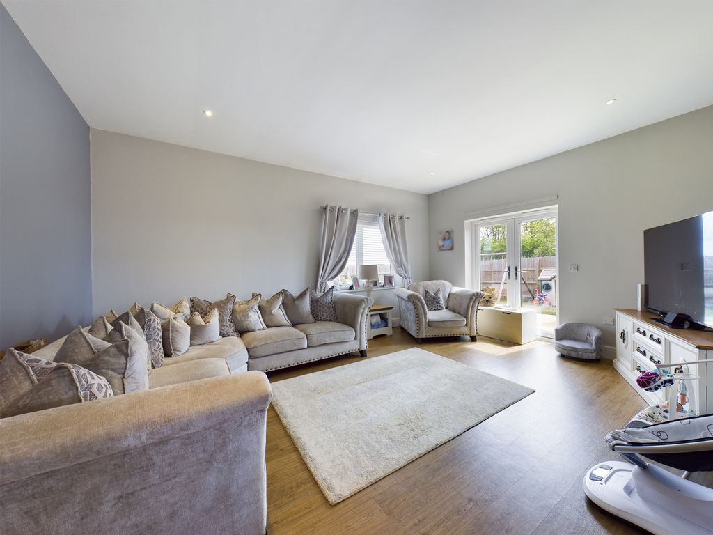 Property photo 2 of 6 Cam00868P1-Pr0027-Still06