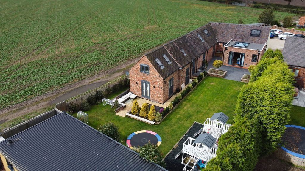 Property photo 1 of 35