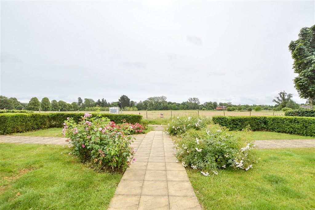 Property photo 2 of 10 Surrounding Area
