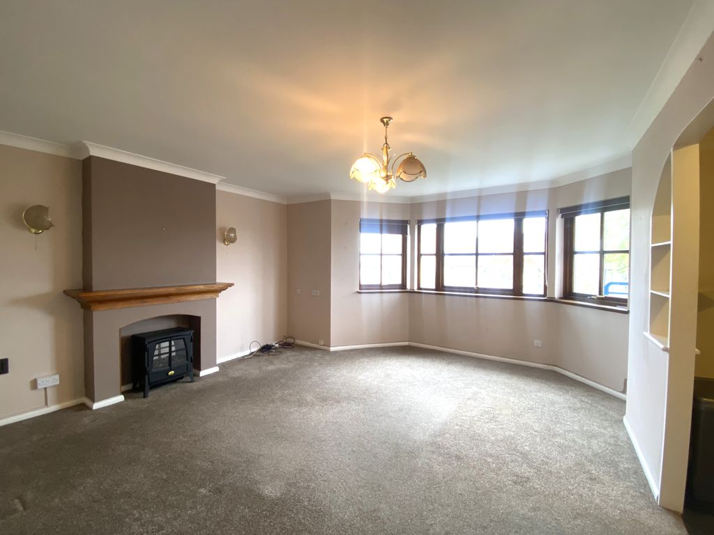 Property photo 2 of 15 Lounge