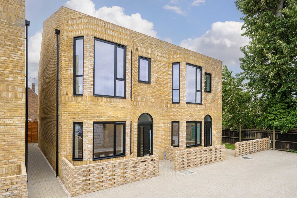 Property photo 1 of 6