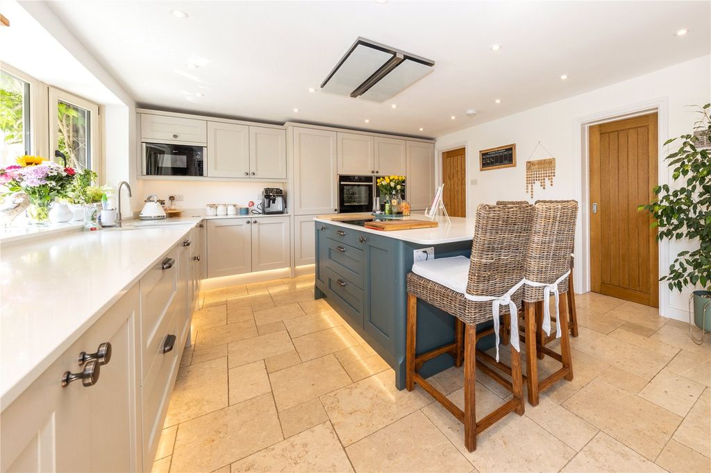 Property photo 2 of 23 Kitchen Diner