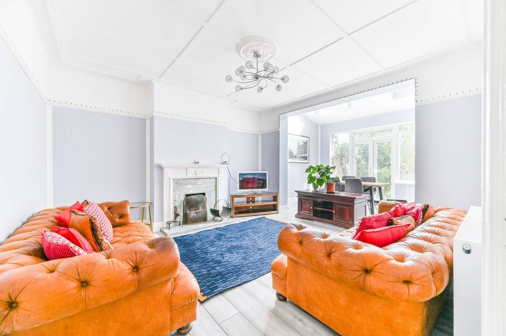Property photo 3 of 17