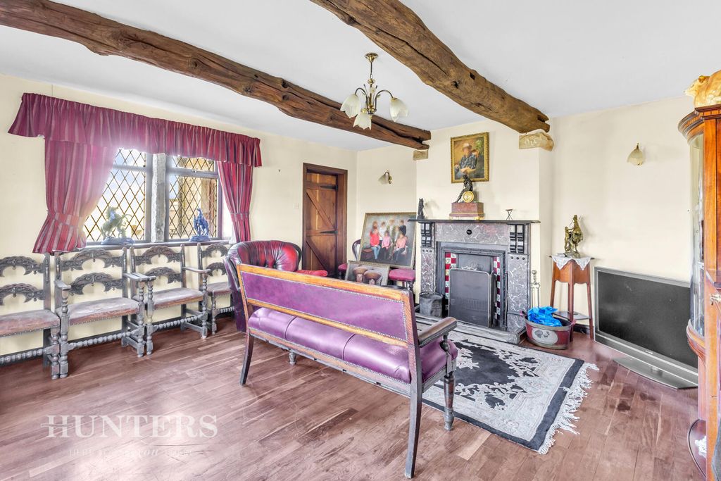 Property photo 3 of 28 Bedroom