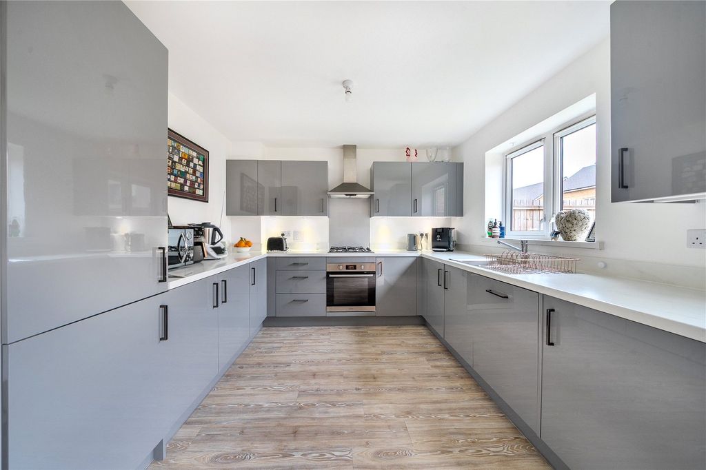 Property photo 3 of 18 Kitchen Diner