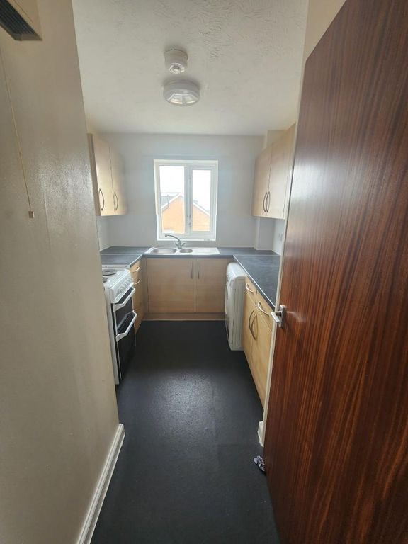 Property photo 2 of 12 882c8d20-Adc6-4753-A785-988377F7Ec9F.Jpg