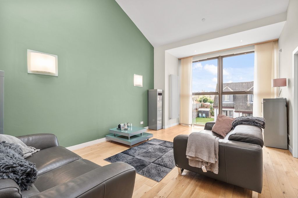 Property photo 3 of 24