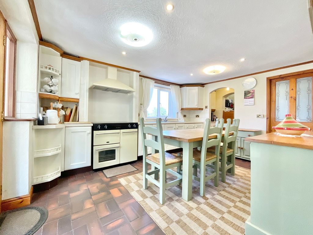 Property photo 2 of 37
