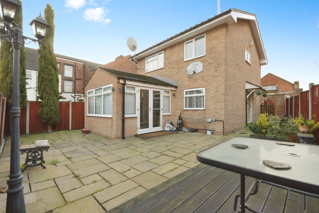 Property photo 2 of 17 Pbox-Img.Jpg