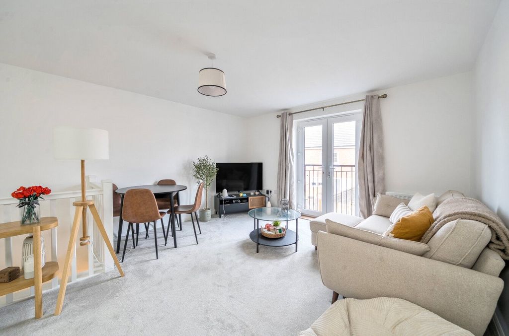 Property photo 3 of 15 1409774-12-698c87...