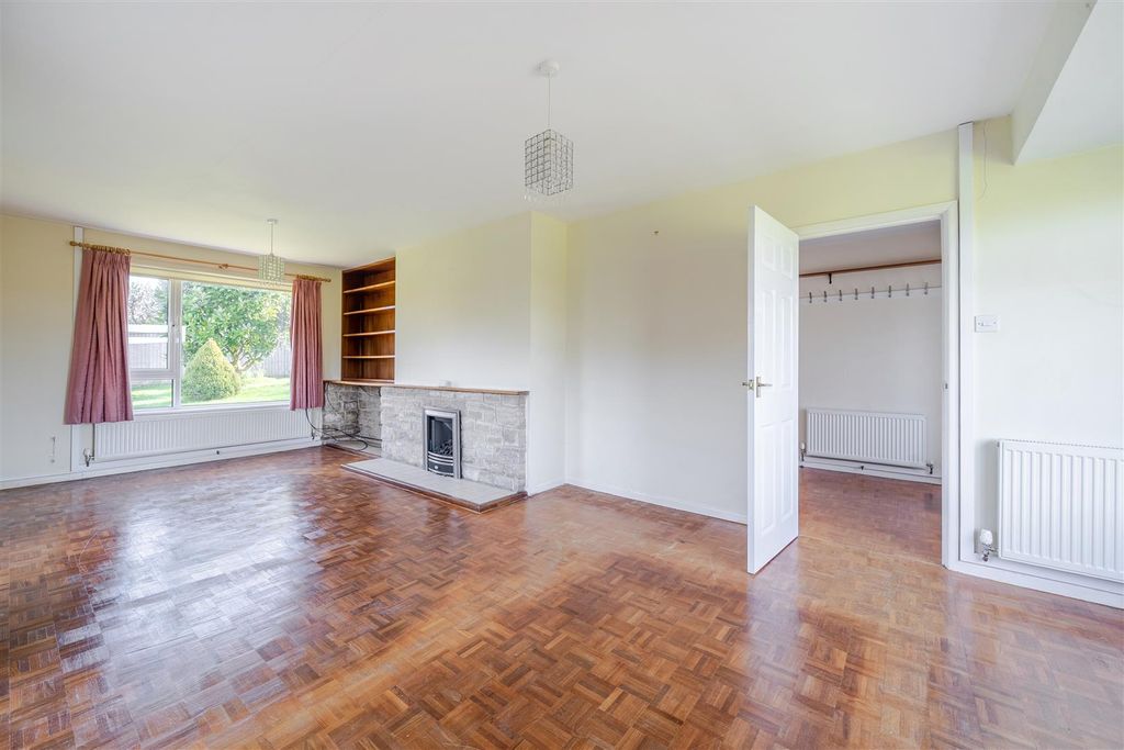 Property photo 2 of 15 Sitting Room