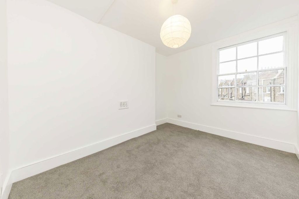 Property photo 2 of 5