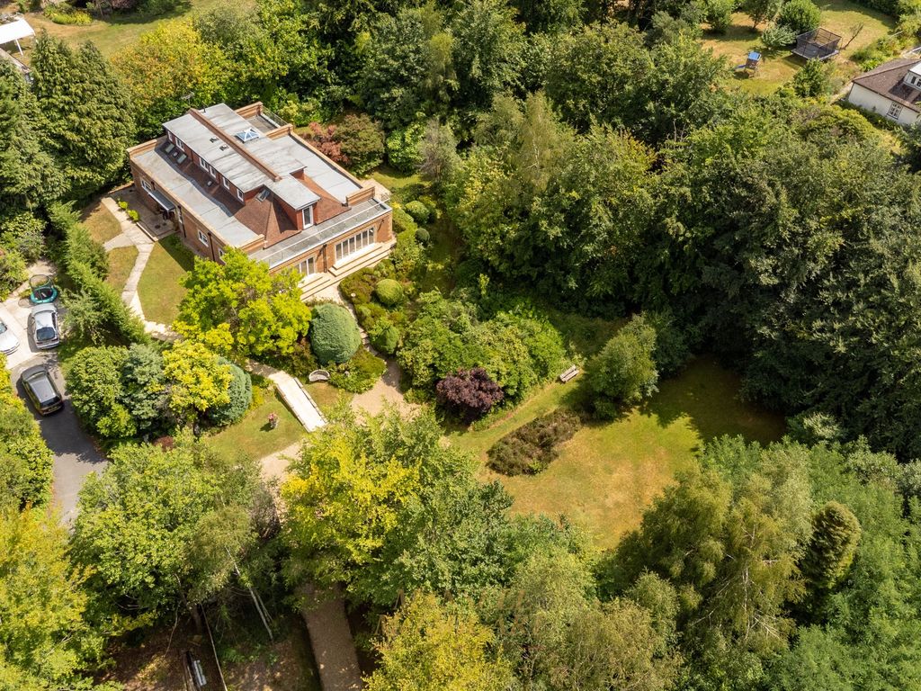Property photo 1 of 30