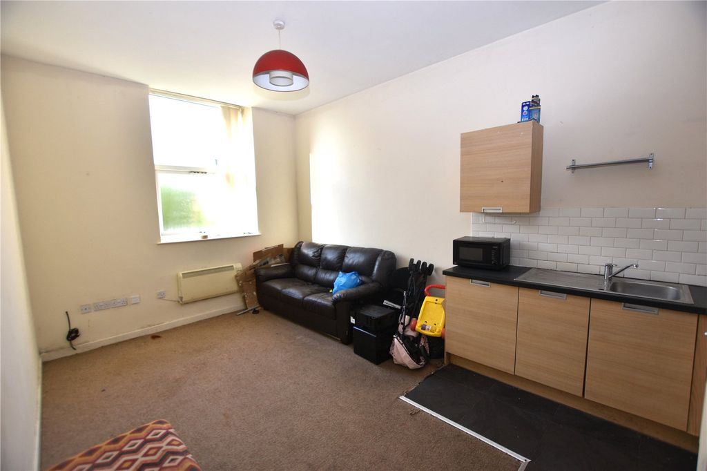 Property photo 2 of 10 Picture No. 20