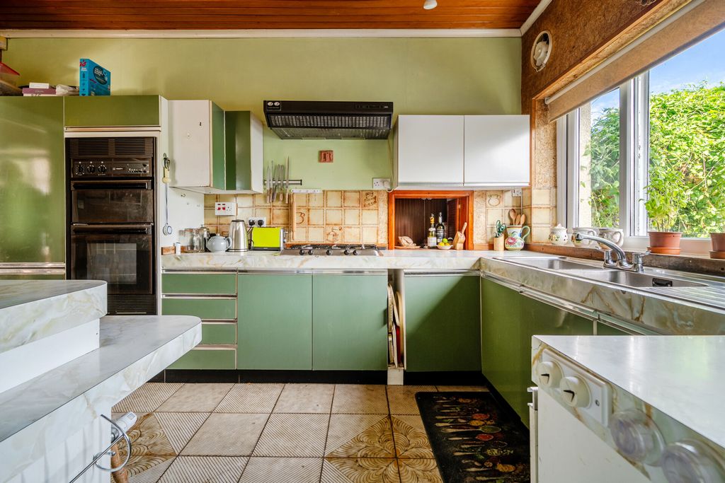 Property photo 3 of 26 1-6A68F638610ba-1...