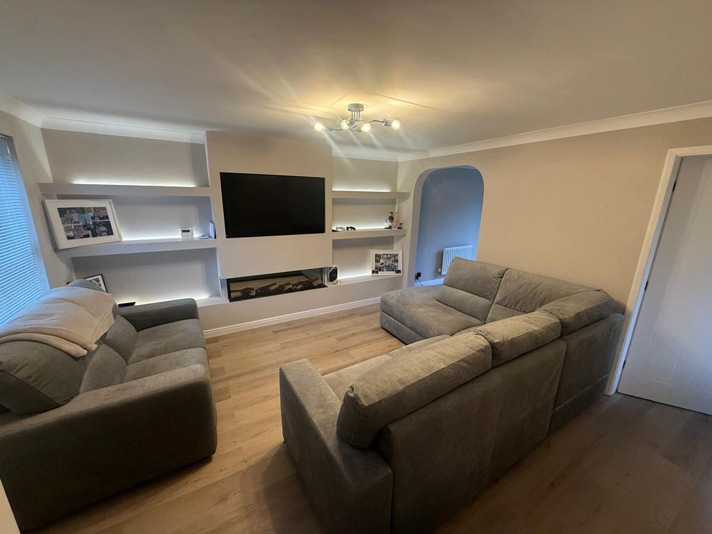 Property photo 2 of 16 Gallery