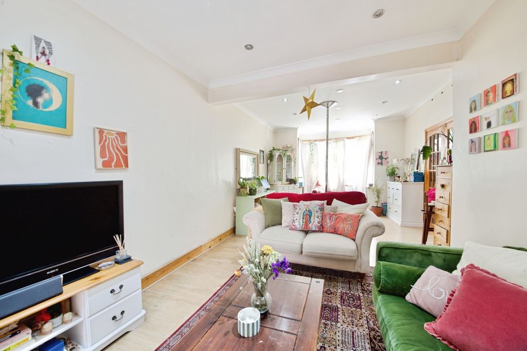 Property photo 3 of 19 Pbox-Img.Jpg
