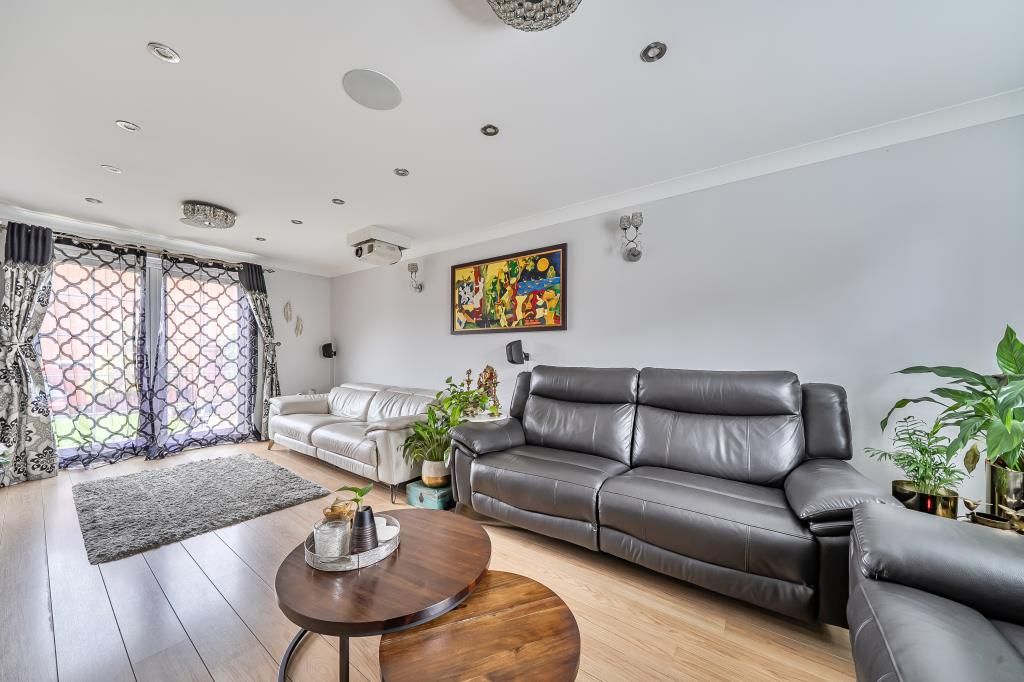 Property photo 3 of 26 Reception