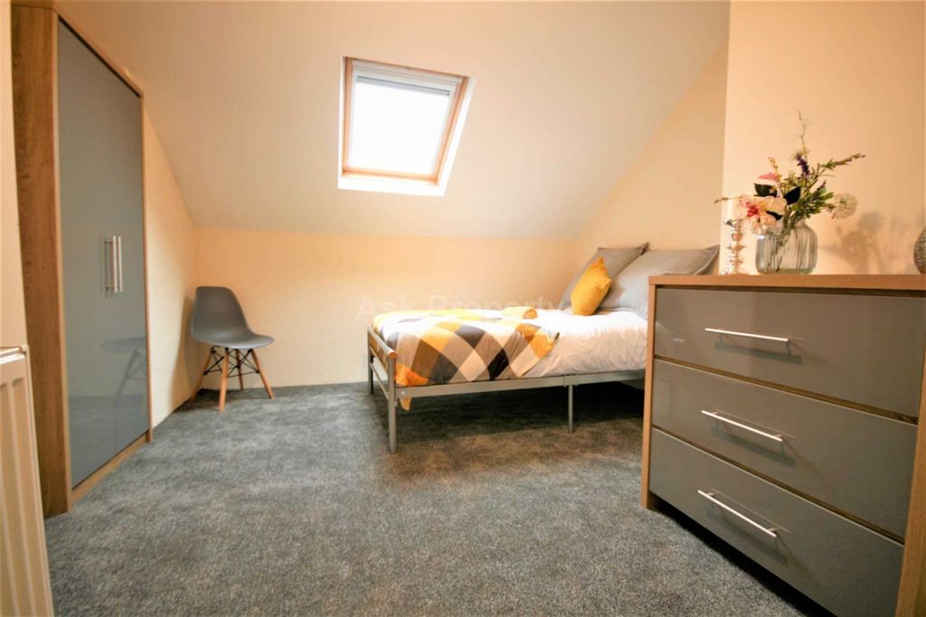 Property photo 1 of 4