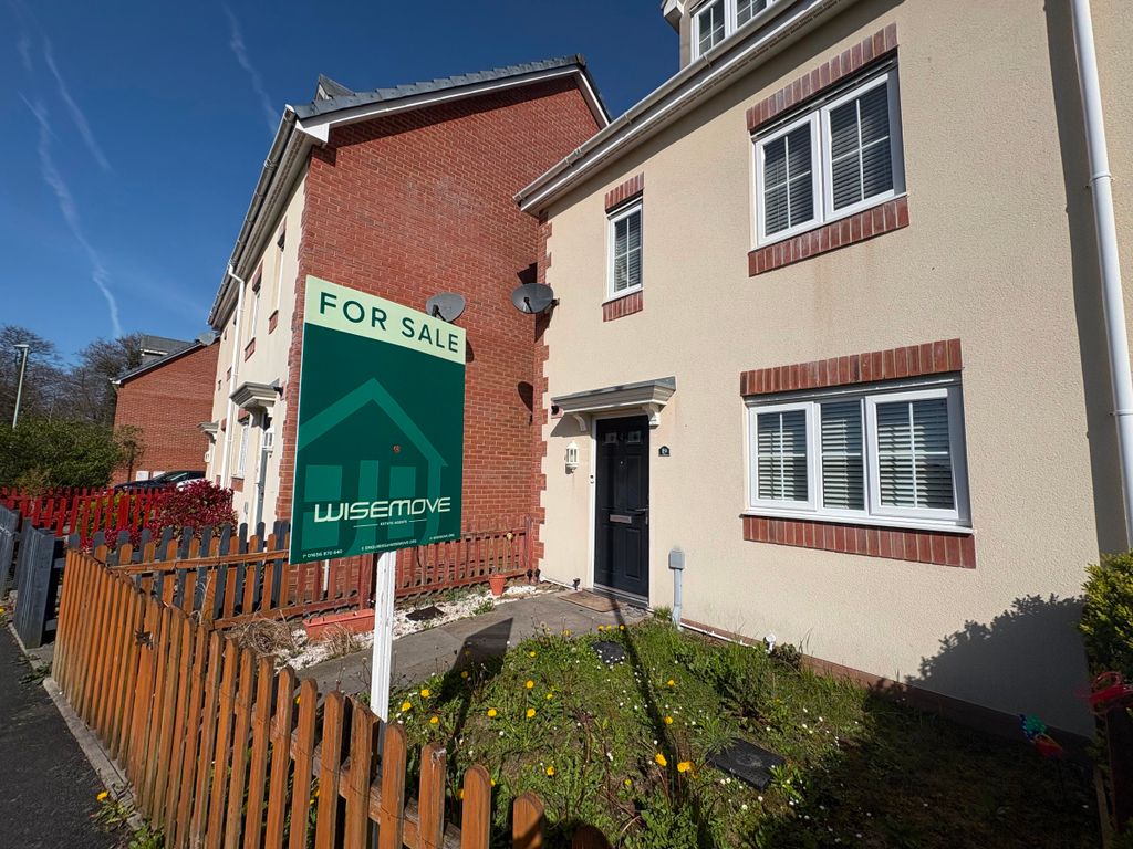 Property photo 3 of 25