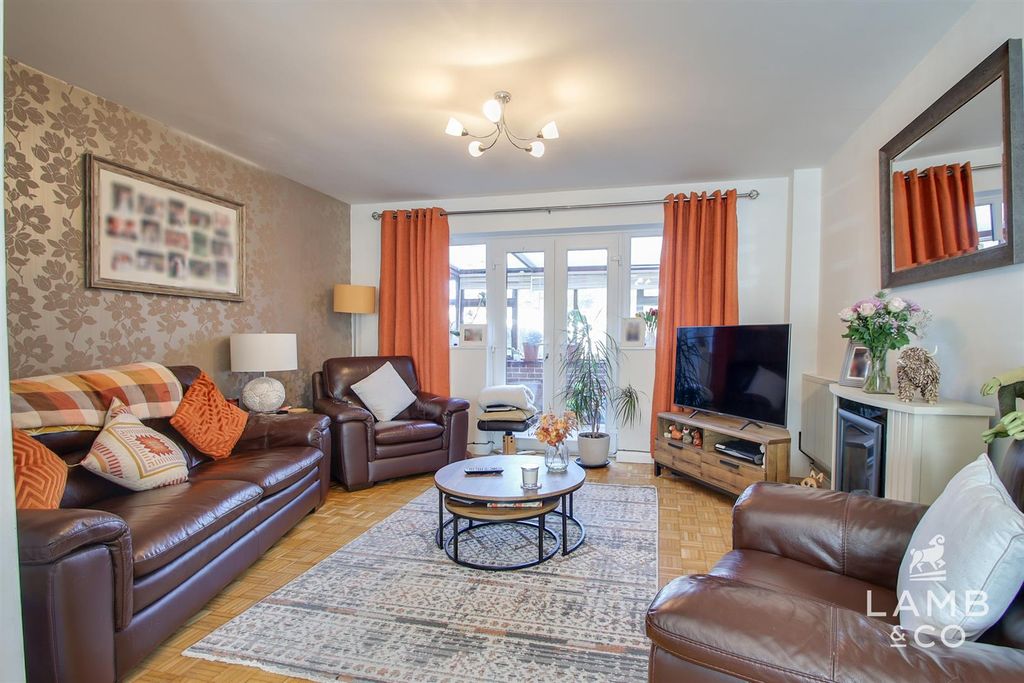 Property photo 2 of 23