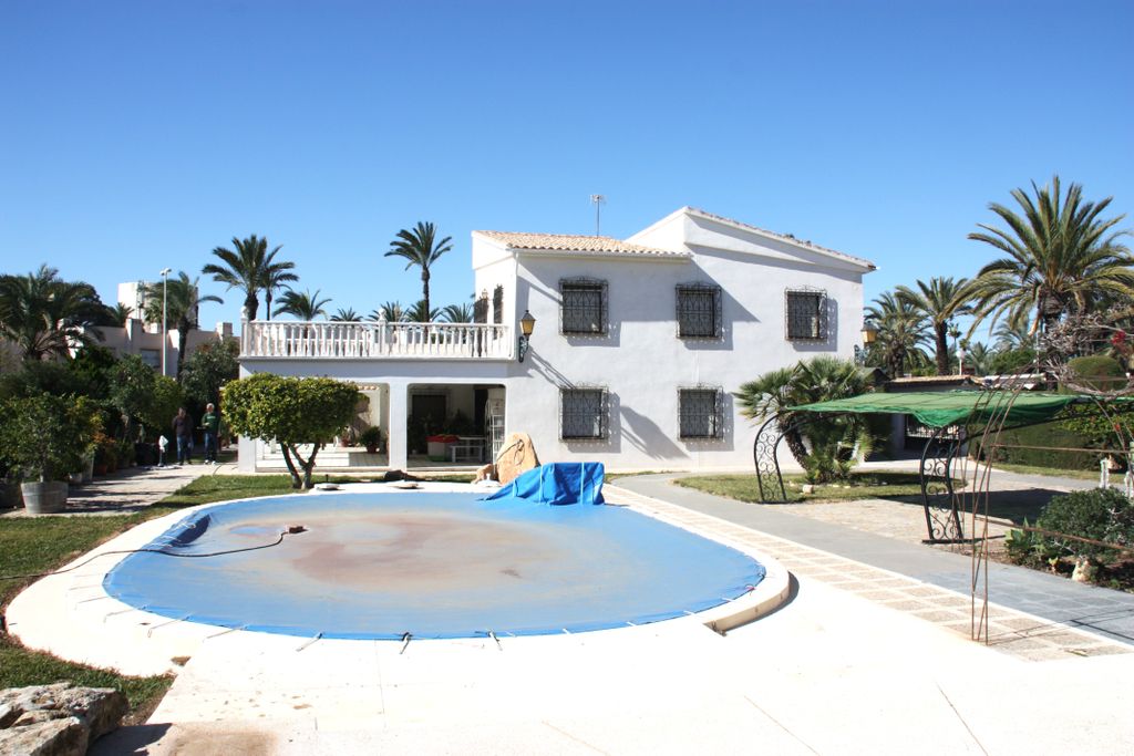 Property photo 2 of 22