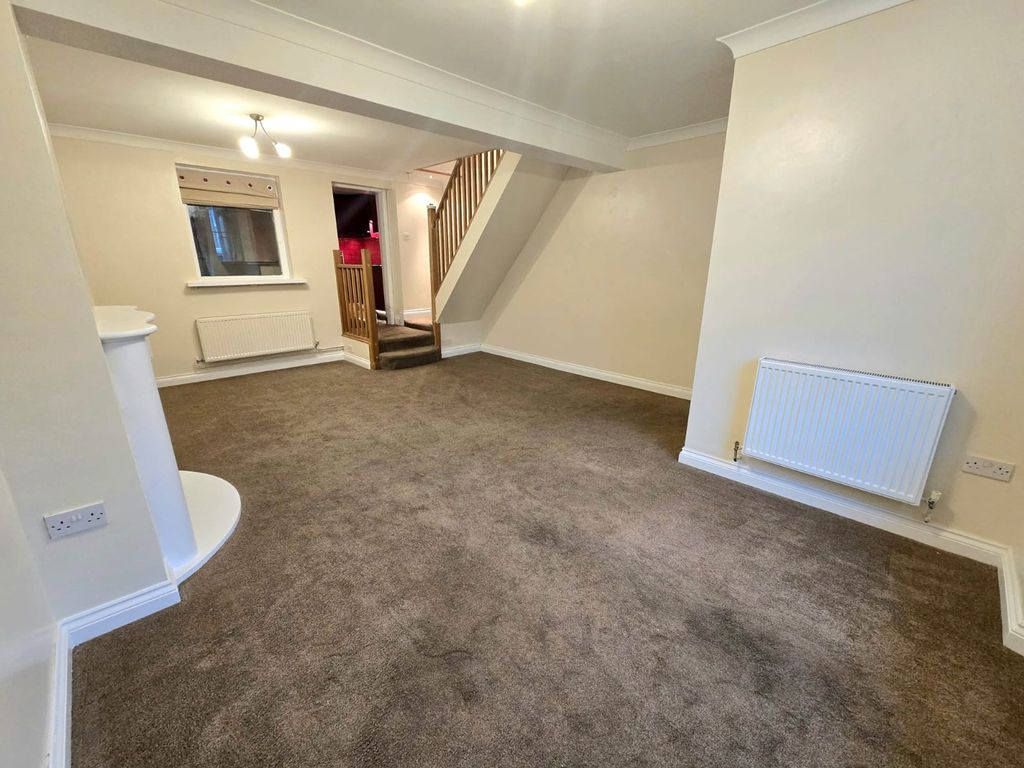 Property photo 2 of 21 Lounge