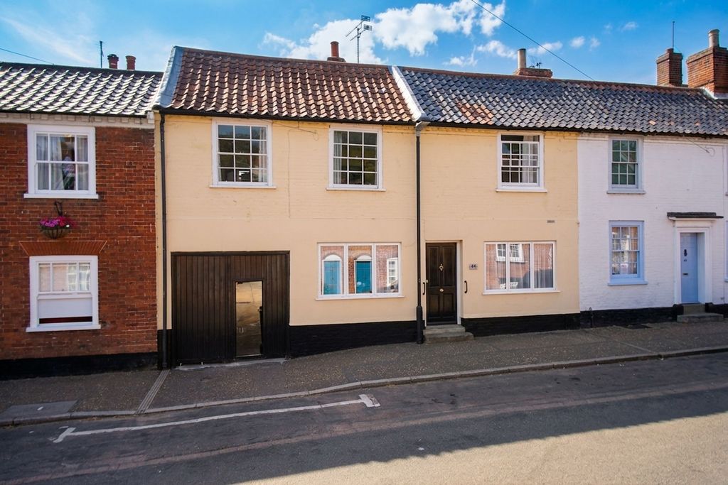 Property photo 1 of 28