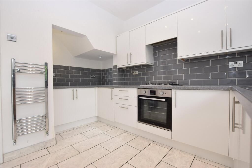 Property photo 1 of 8 3 Bed Semi-Detached House To Rent Bournville Road, London Se6