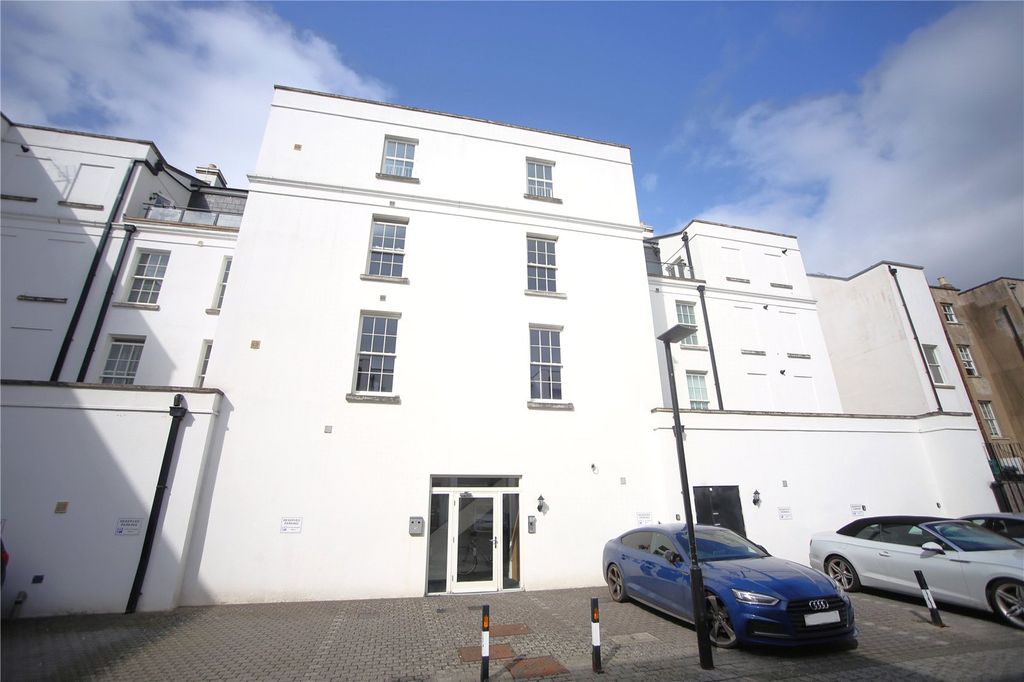 Property photo 2 of 14 Picture No. 26