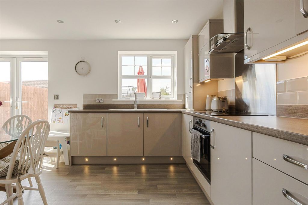 Property photo 2 of 20 Kitchen Diner