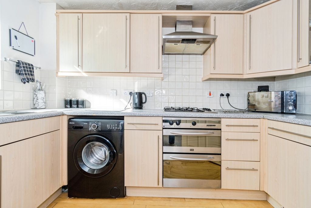 Property photo 2 of 17 Photo