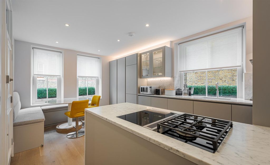 Property photo 3 of 17 Drayton Gardens 4_57-16-2. Low Res.Jpg