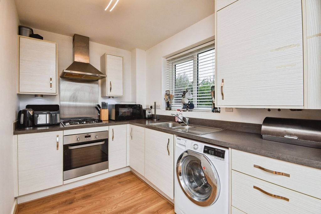 Property photo 2 of 17 Photo