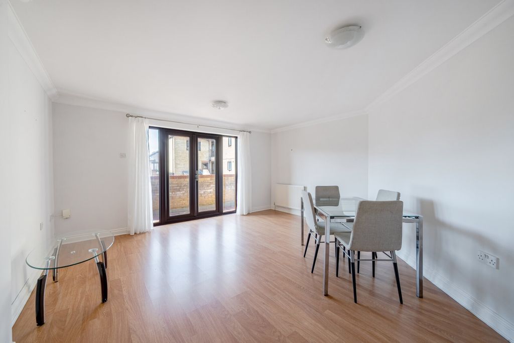 Property photo 2 of 16 Sitting/Dining Room