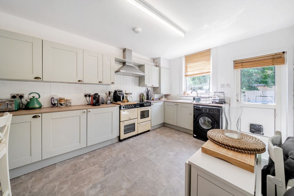 Property photo 2 of 10 1508352-16-6A7F32...