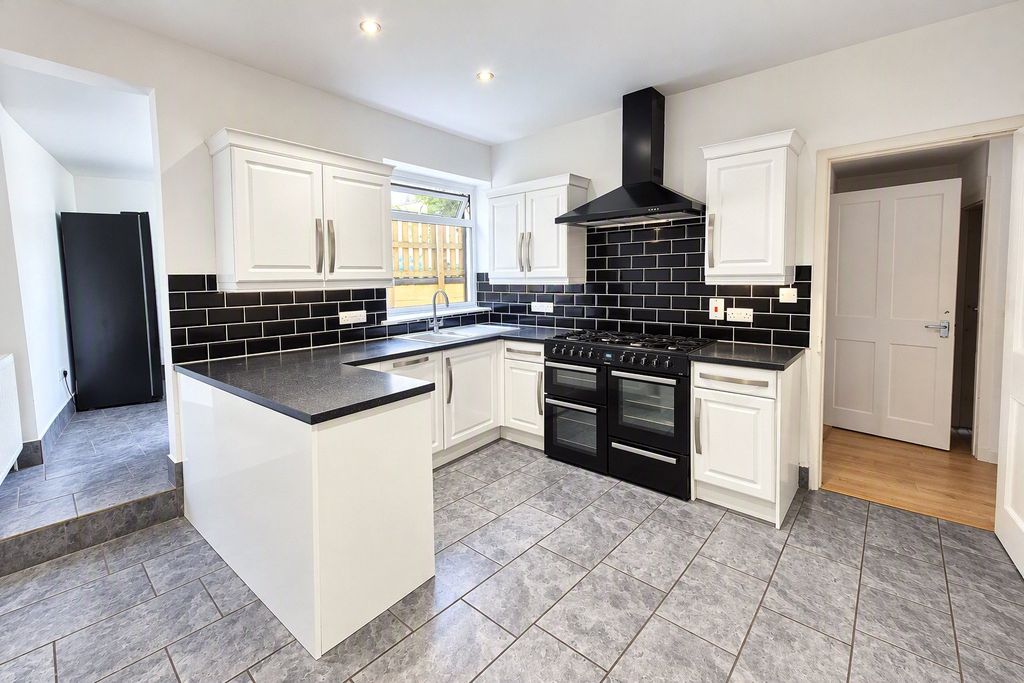 Property photo 3 of 6 Picture No. 04