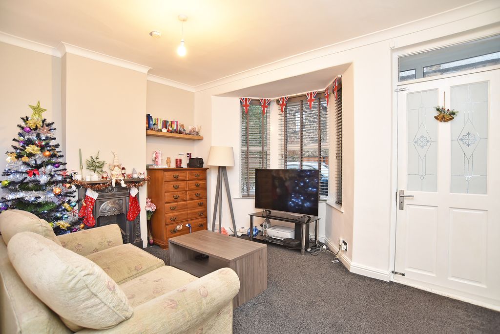 Property photo 2 of 11