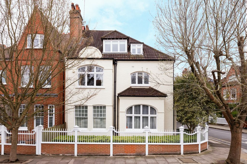 Property photo 2 of 18