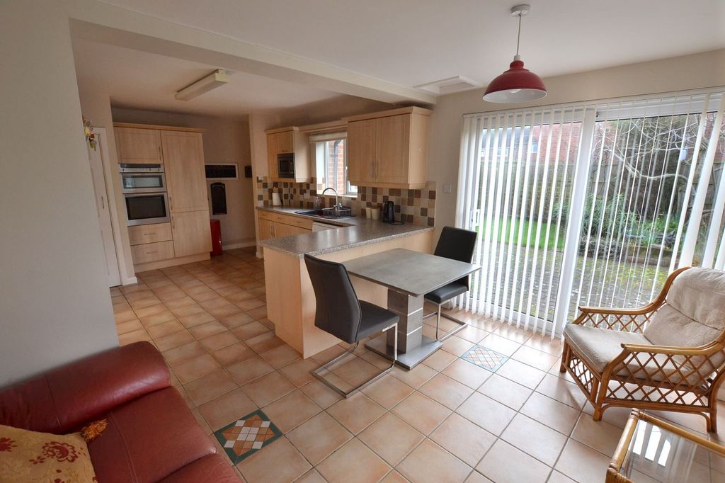 Property photo 3 of 19