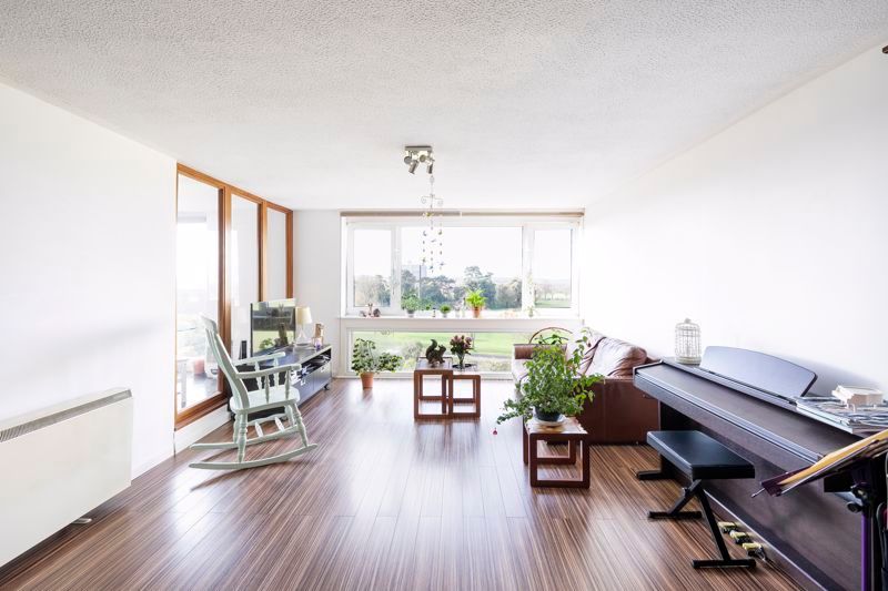 Property photo 2 of 12 Photo 1