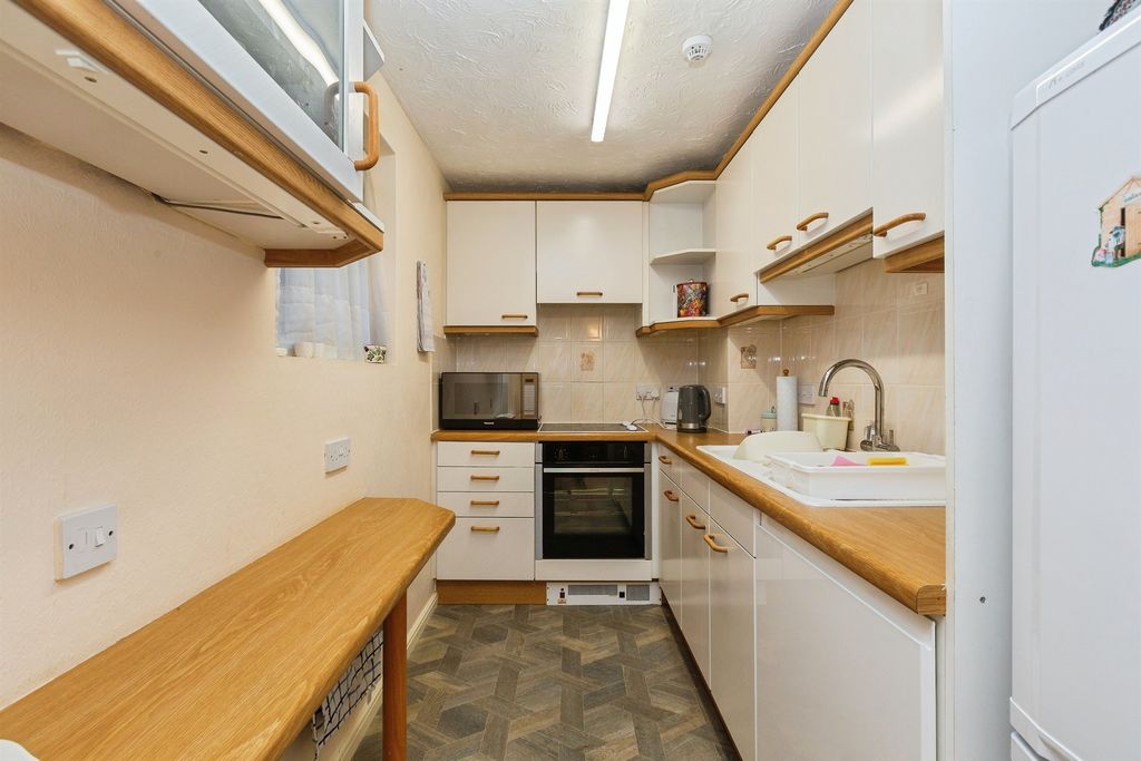 Property photo 2 of 15