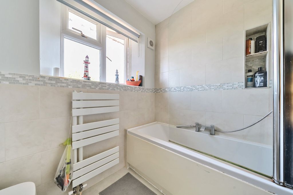 Property photo 2 of 11 Picture No. 04